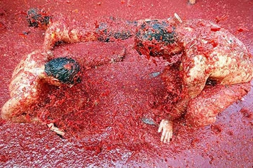Autentica batalla campa de tomates durante el Cipotegato Fiesta del Cipotegato en Tarazona