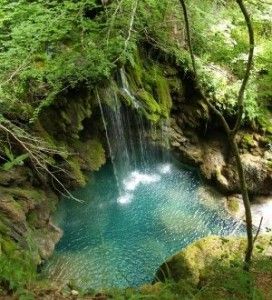 Urederra, la fuerza del agua