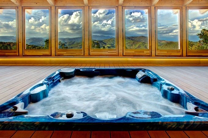 Jacuzzi de la casa rural Heretat de Guàrdia