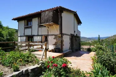 Apartamento y Casa Rural La Colmena