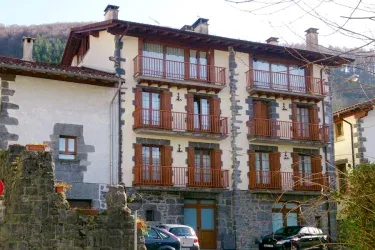 Casa Peustenea