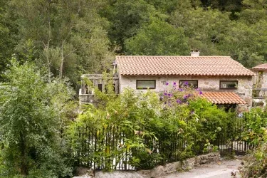 La Encantadora Casa del Río (Muíño do Cabalo do Demo) 