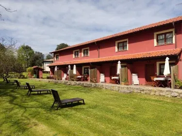 Apartamentos Rurales Llagumelón