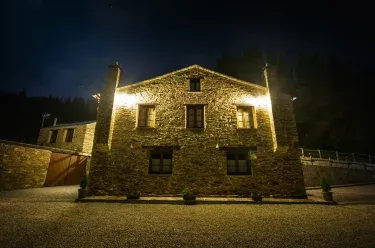 Apartamentos Rurales El Sualleiro