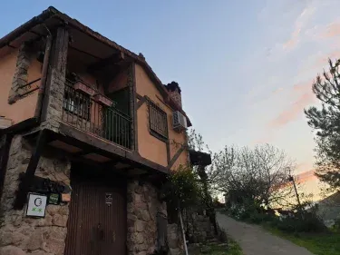 Casas Rurales: El Cerro y El Cerezo