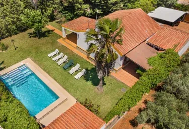 Villa La Alegría y El Cortijo Andaluz