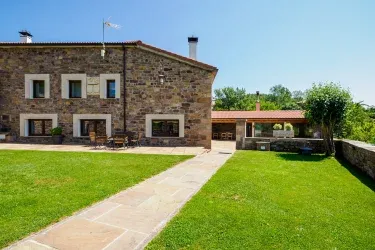La Casa De Los Pedros