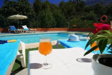 El Palmeral del Valle y Fuente de la Flora