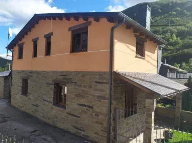 Casa Miravalles Fornela