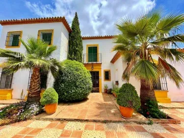 Villa Aurora