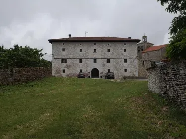 Casa Larraya I y II