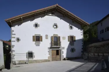 Fernandorena Palacio de Agorreta