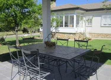 Casa Tres Hermanos