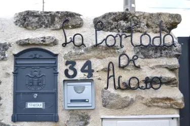 La Portada de Abajo