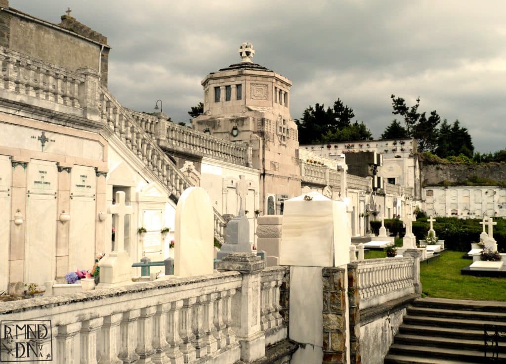 Cementerio de Luarca, donde hay tumbas de personajes históricos