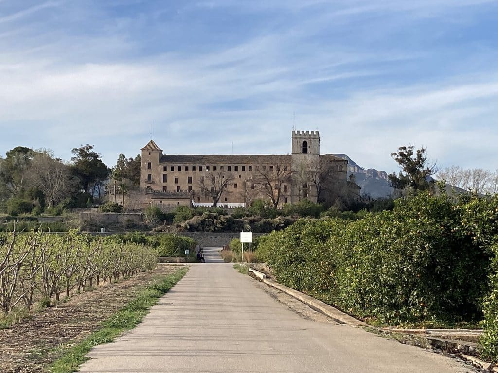 Camino al monasterio de Sant Jeroni de Cotalba