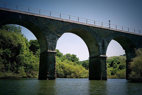 Puente sobre el Embalse del Ebro