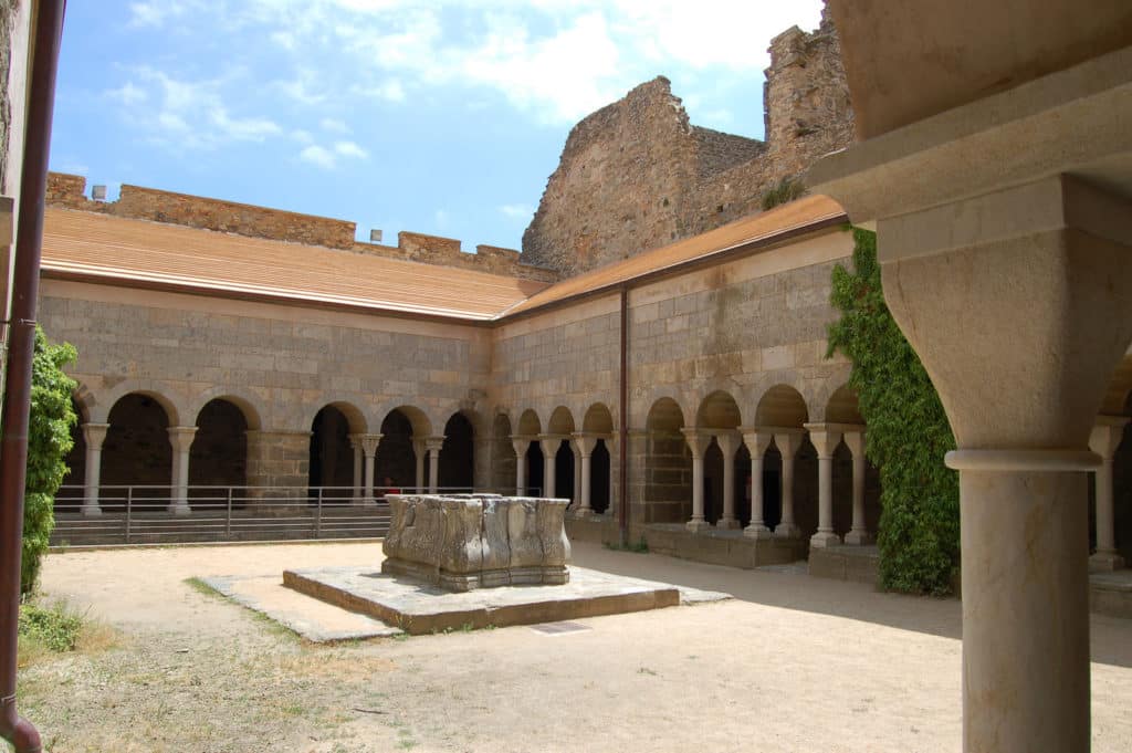 Claustro de Sant Pere de Rodes