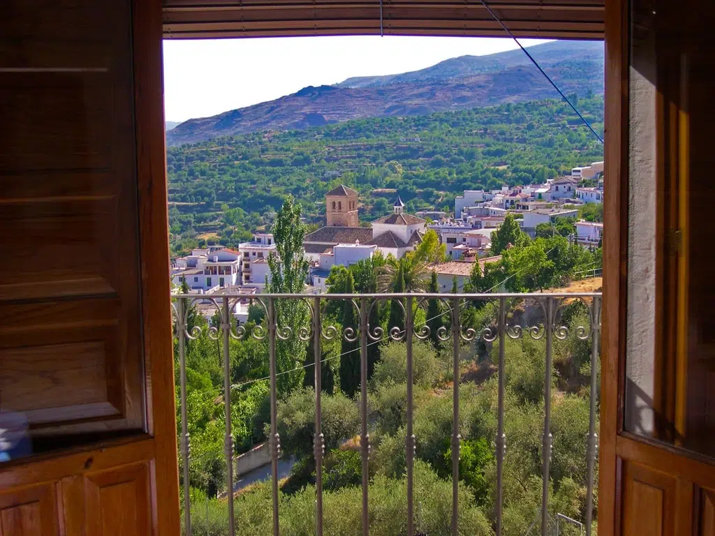 Alojamientos Rurales Balcón de Válor (Granada)