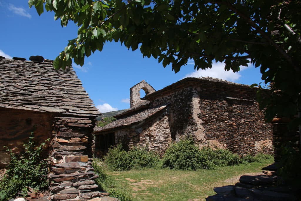 Alto Tajo, arquitectura negra