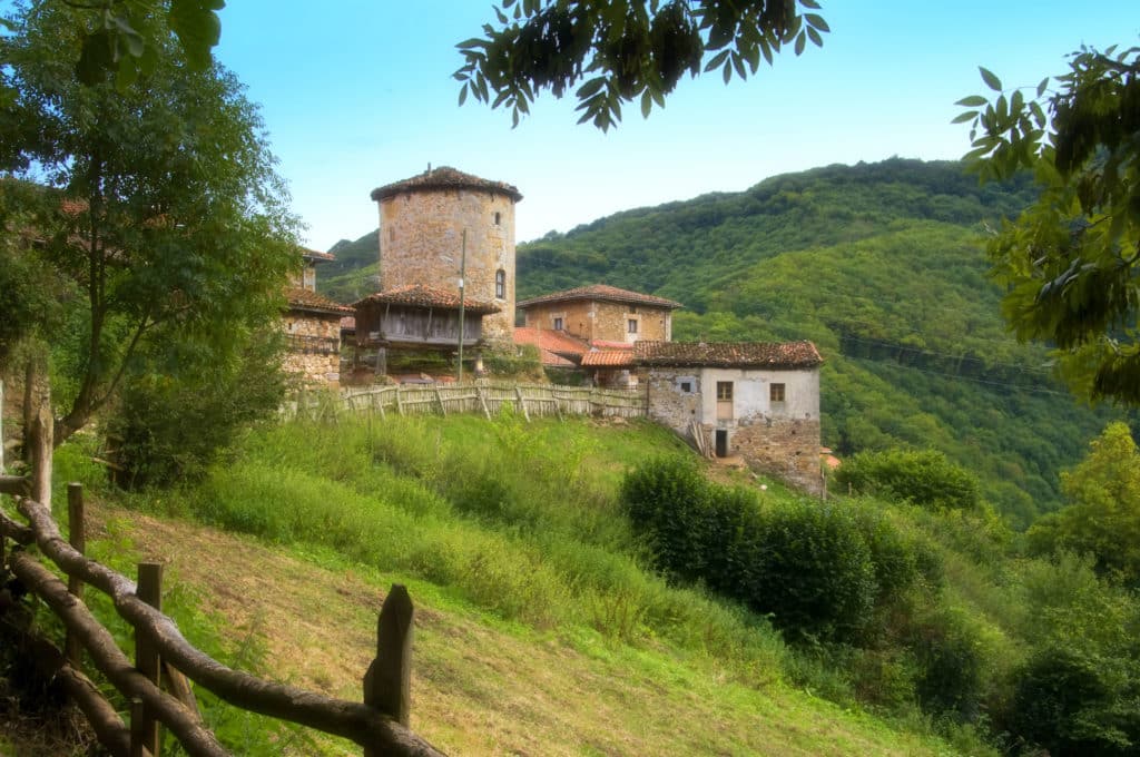 Pueblos aislado de España: Bandujo