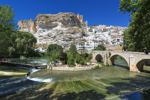 Alcalá de Júcar (Albacete) y la Sierra norte de Madrid, destinos más buscados en el último trimestre de 2016