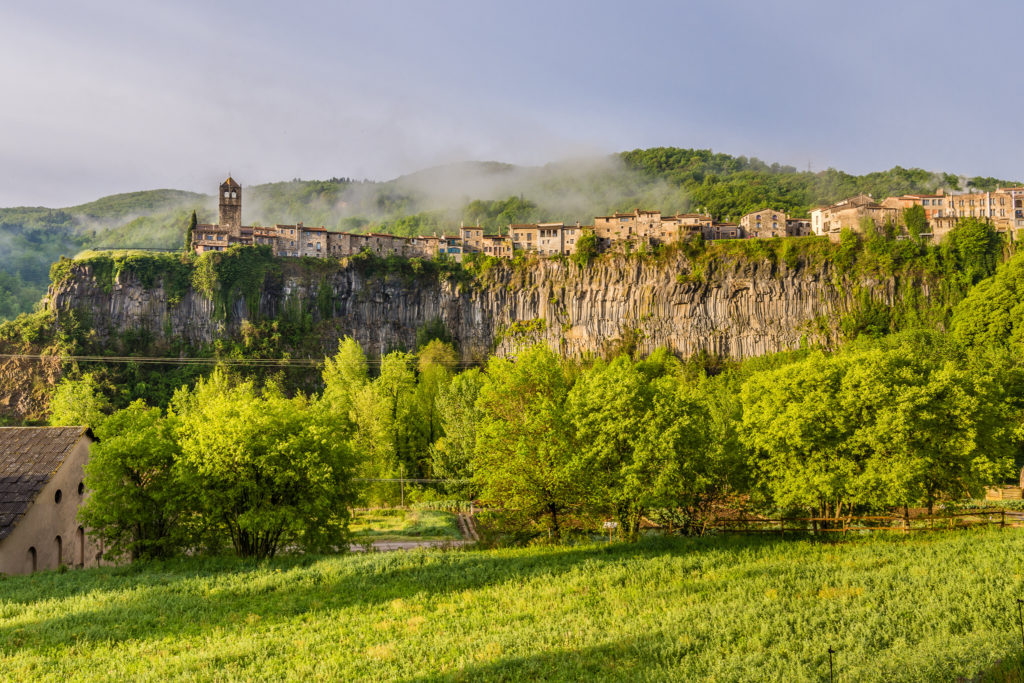 Castellfollit de la Roca, uno de los pueblos con mejores vistas