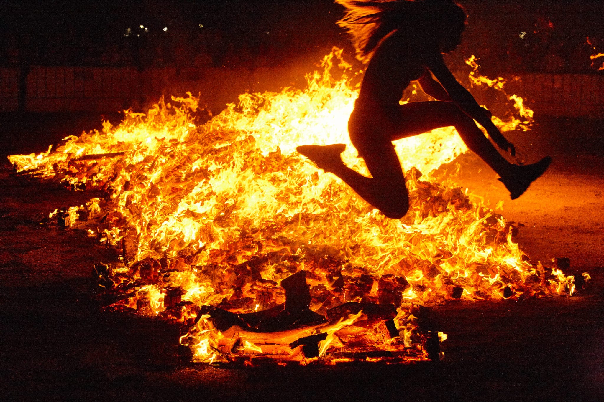 Celebración de la noche de San Juan, hoguera