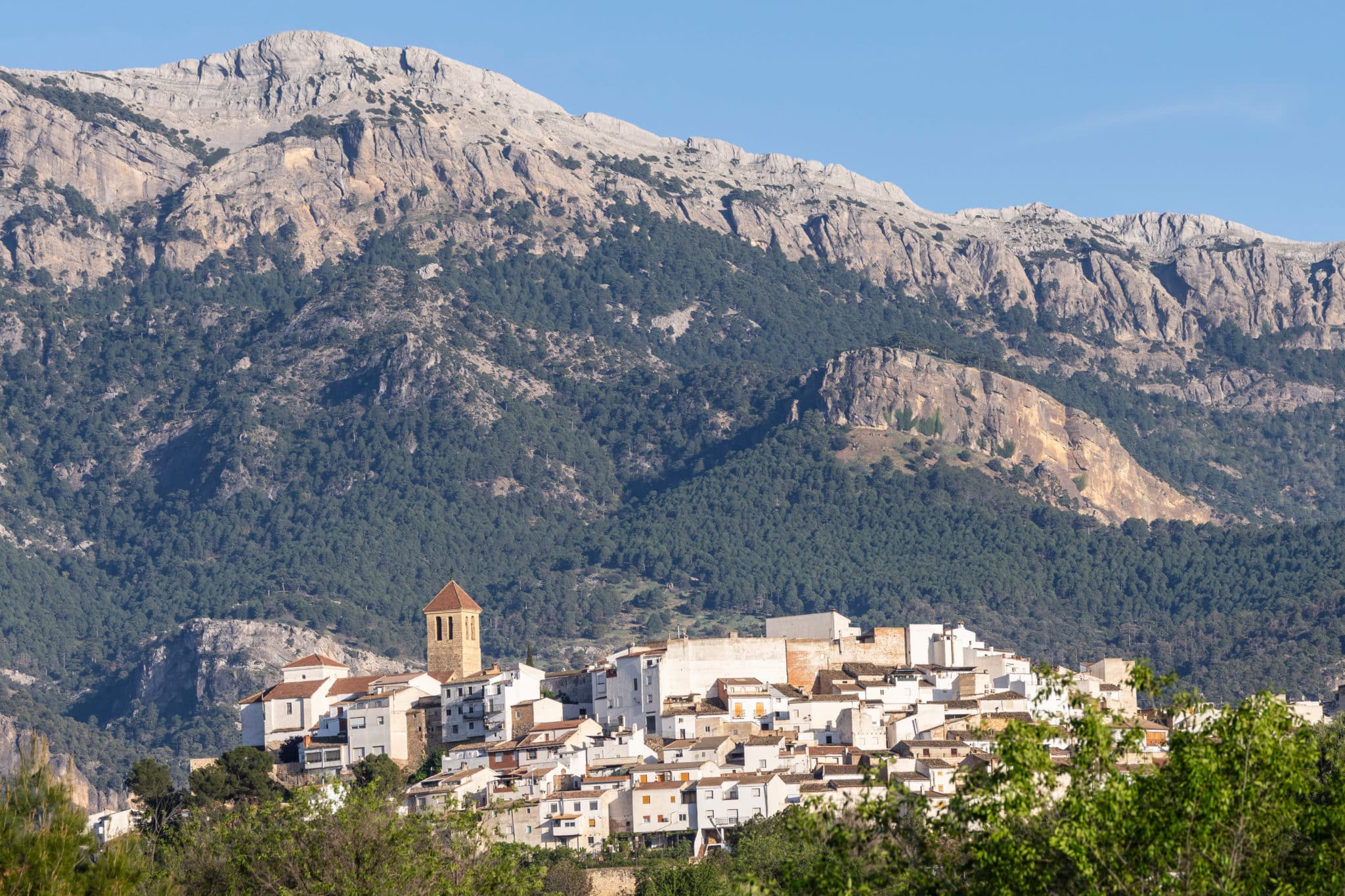 Un paseo por Jándula de la mano de David Uclés: el pueblo de Jaén que cambia de nombre en ‘La península de las casas vacías’