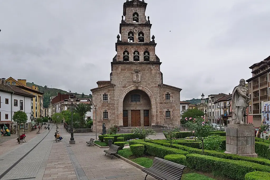 Santa María de la Asunción, Cangas de Onís (Asturias)