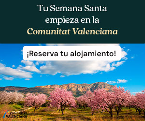 Anuncio de la Comunitat Valenciana con árboles rosas en flor en un campo, montañas al fondo y texto promocionando la Semana Santa y reservando alojamiento.