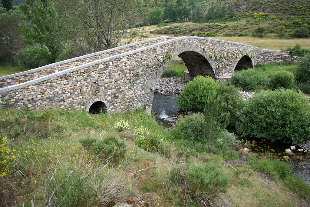Puente de Lugueros, Valdelugueros (León)
