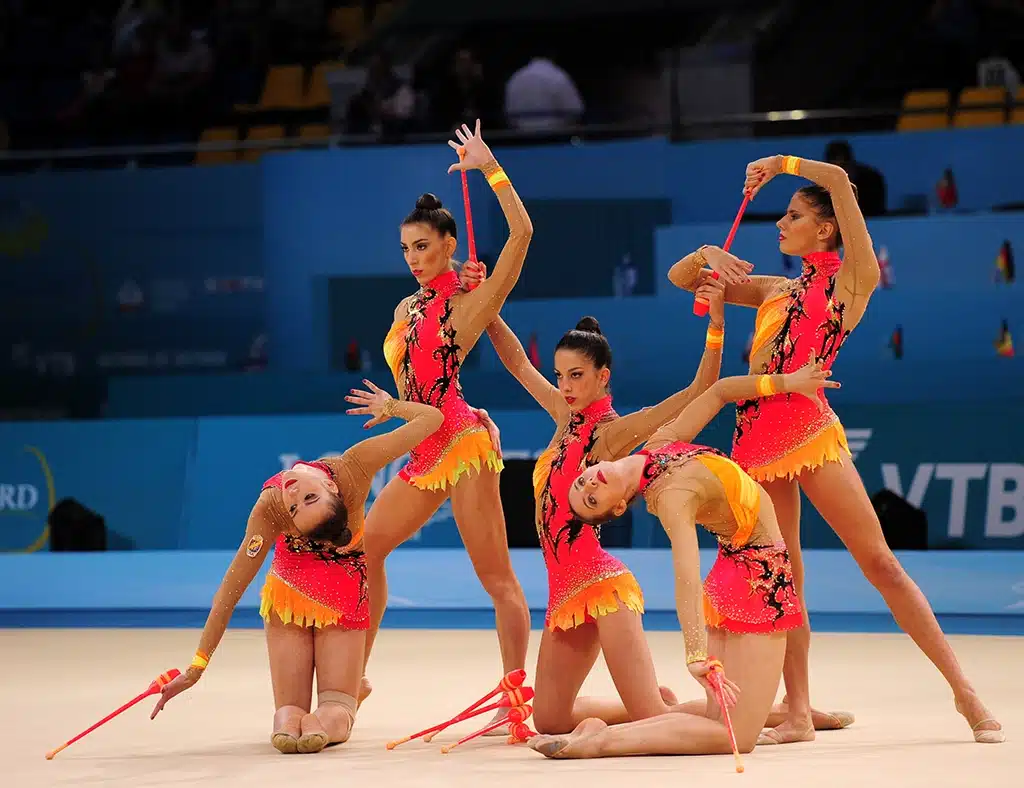 El conjunto español de gimnasia rítmica, durante su actuación en el campeonato mundial de Kiev 2013, donde ganó el oro.