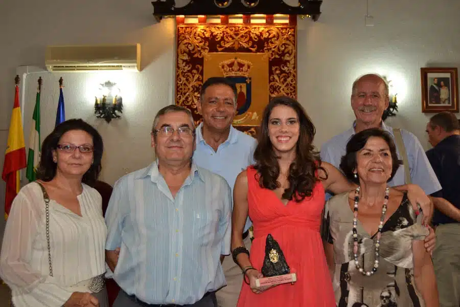La medallista olímpica Lourdes Mohedano, homenajeada en su pueblo, Peñarroya-Pueblonuevo, del que es Hija Predilecta.