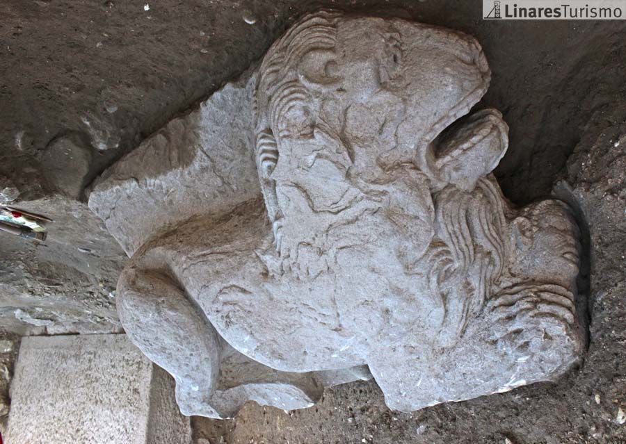 Cástulo escultura de un león