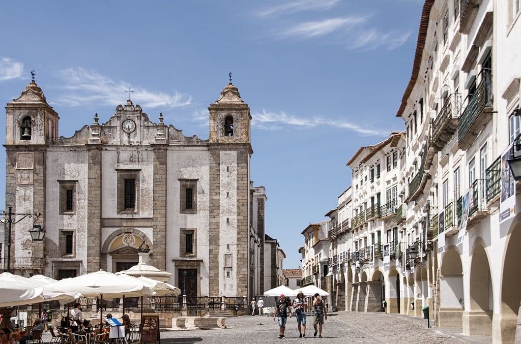 Évora, la sorprendente ciudad de las tres murallas