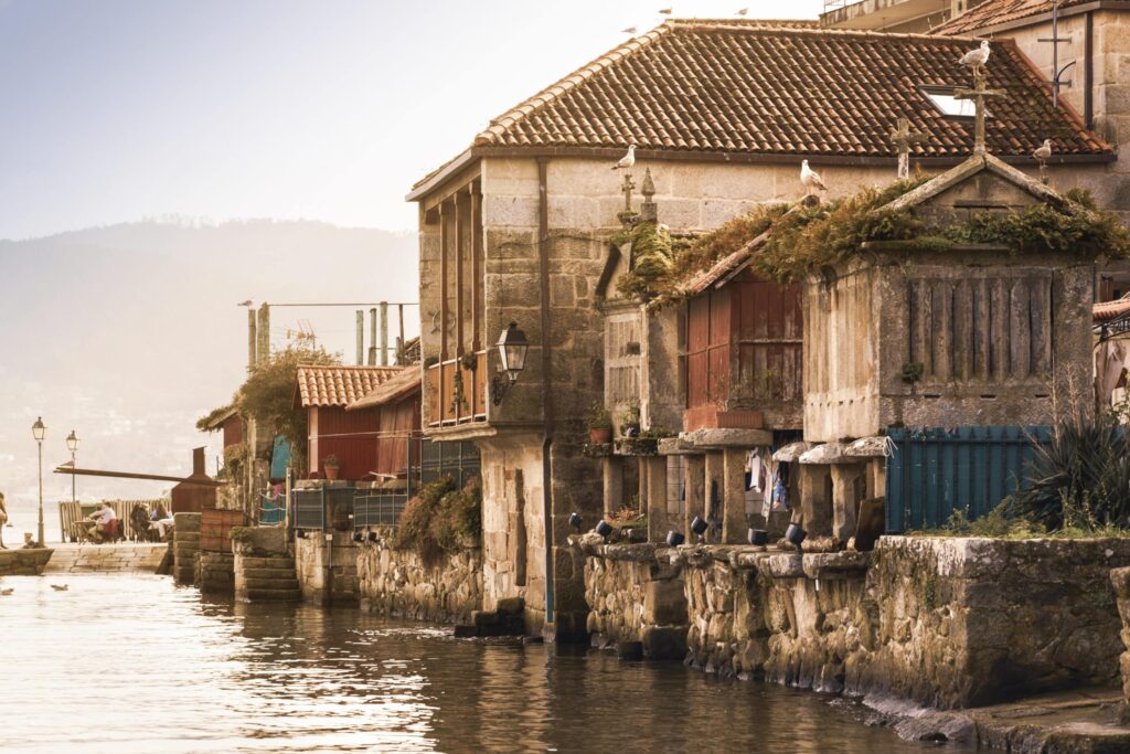 Casas típicas de Combarro en Ponetevedra, Galicia de lleandralacuerva