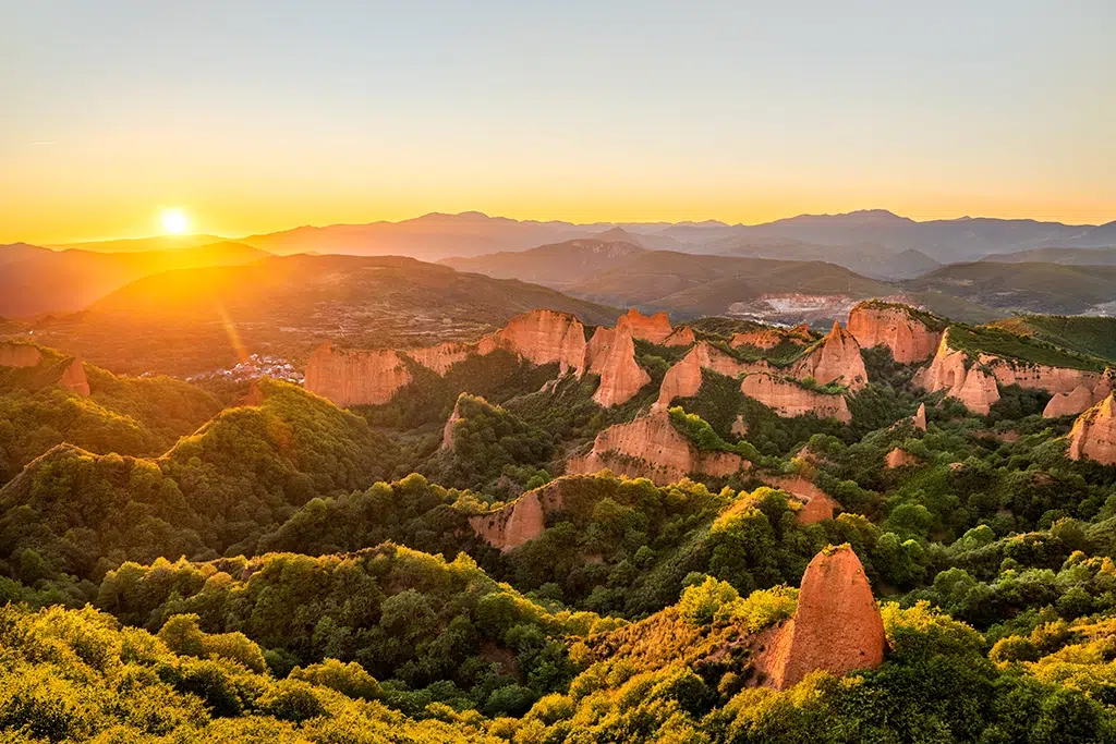 Las Médulas, uno de los paisajes de leyenda que podemos encontrar en España.