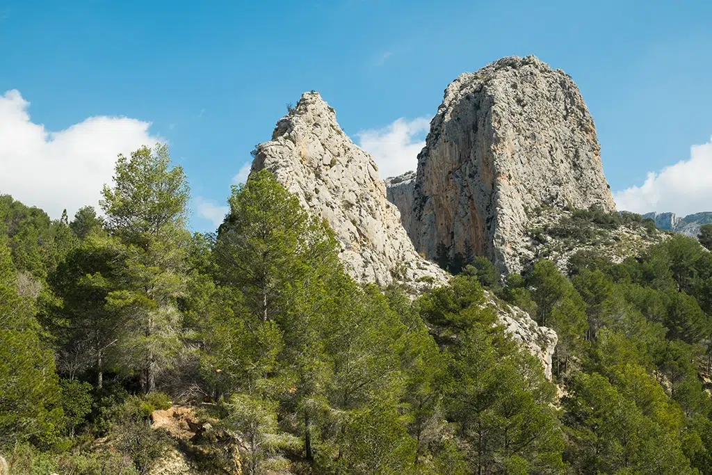 La cumbre del Puig Campana, uno de los paisajes de leyenda de España, en este caso romántica.