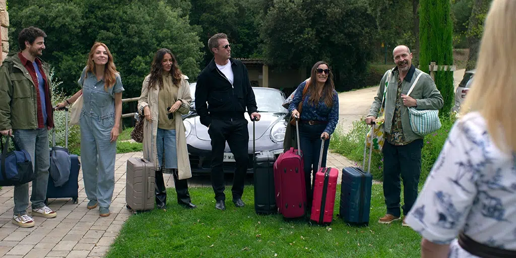 Los protagonistas de Machos Alfa, llegando a Can Ferriol.