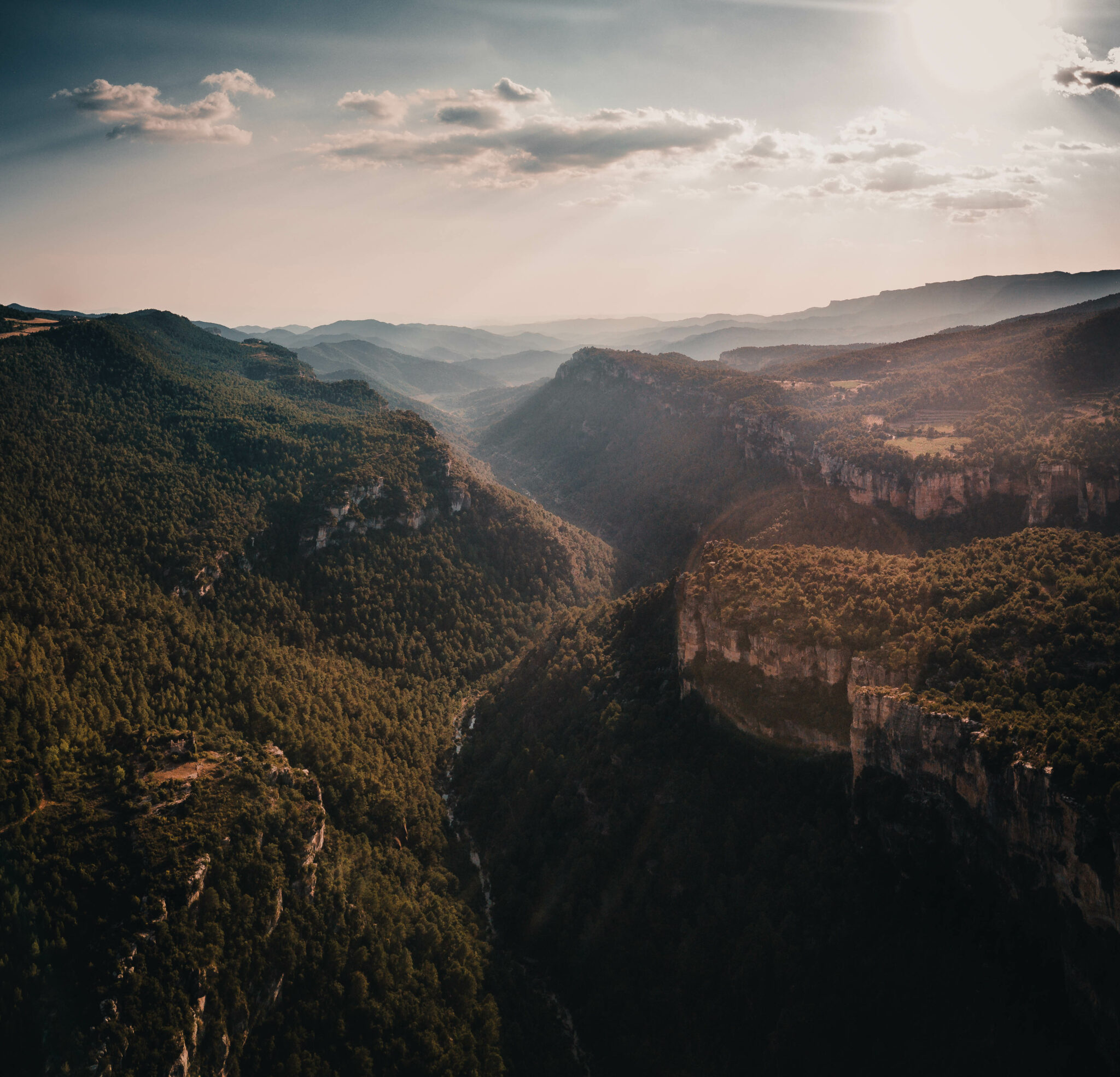 Vista aérea de los Avencs de la Febró. Por Nomad Visual Agency.