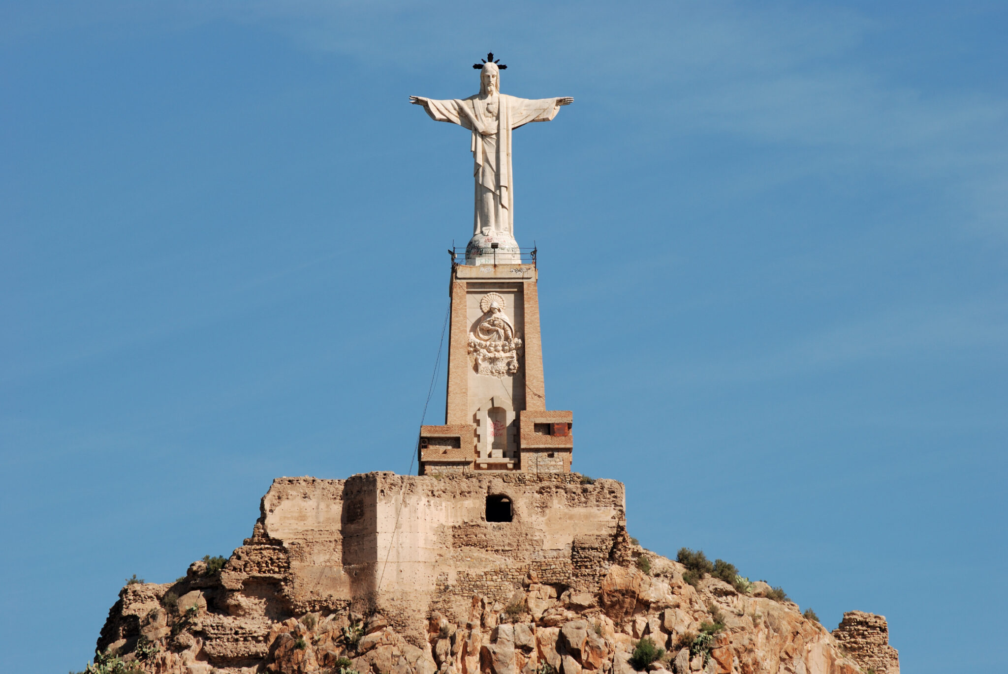 Cristo Redentor murciano en el castillo de Monteagudo, en Murcia. Por philipus.