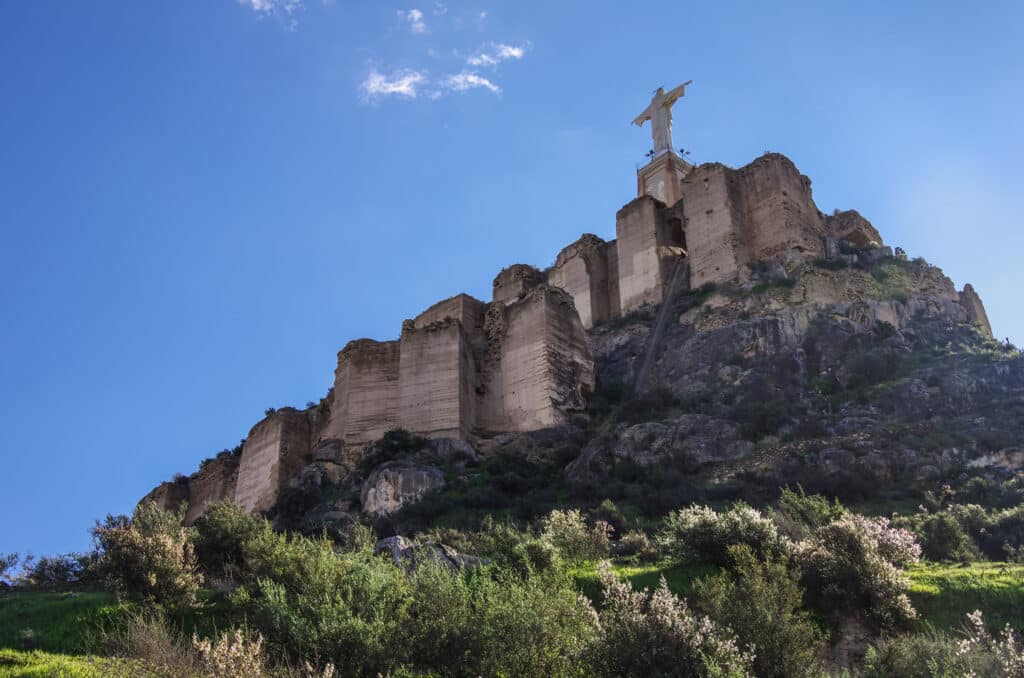 Cristo Redentor murciano en el castillo de Monteagudo, en Murcia. Por smoke666.