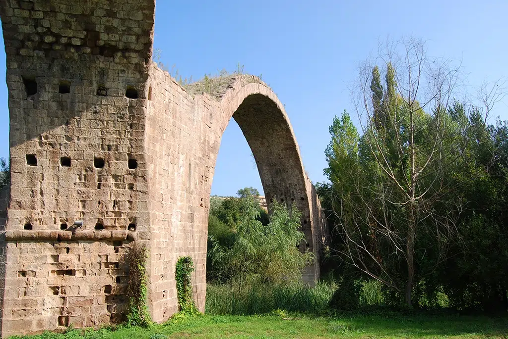 Pont Trencat o puente del Diablo de Cardona (Barcelona).