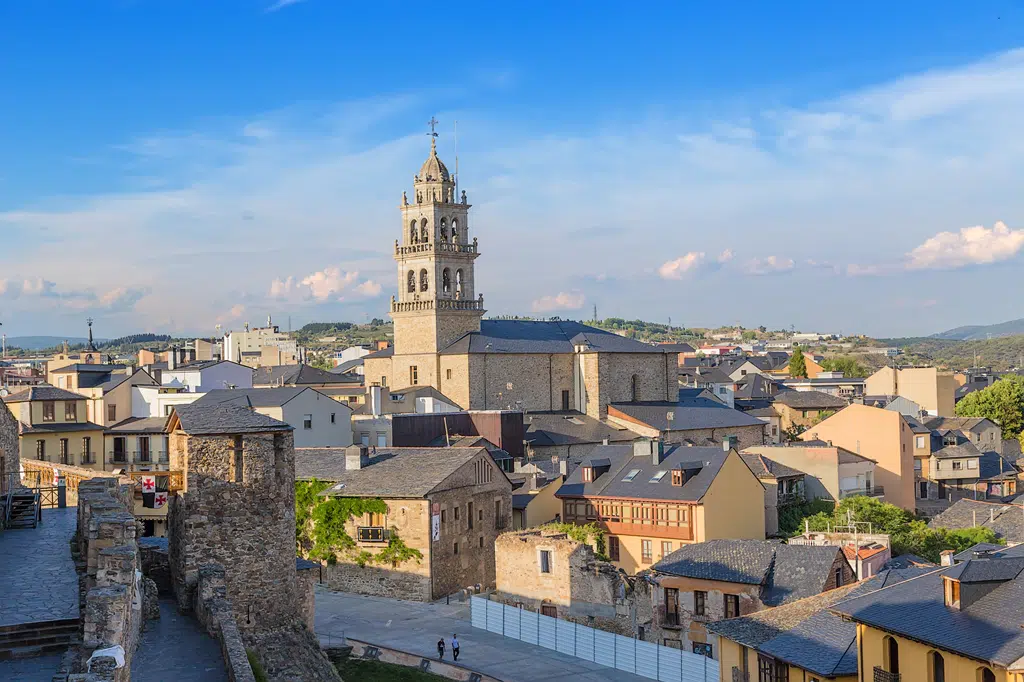 Basilica of Encina, Ponferrada, León. Por Valery Rokhin
