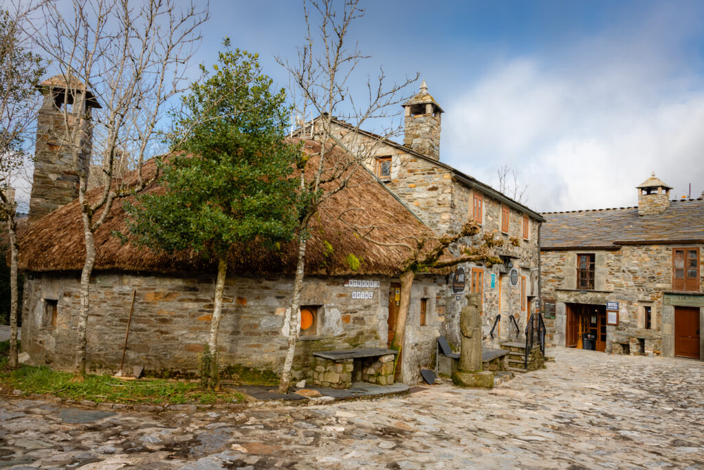 O Cebreiro, aldea del Camino de Santiago en Lugo. Por Max Maximov