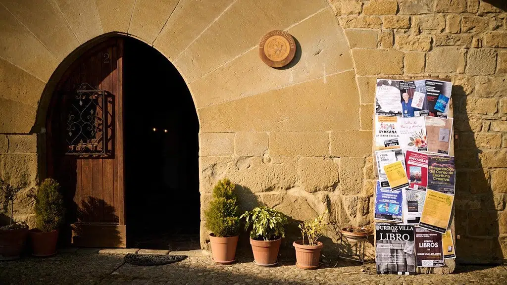 Urroz Villa, el pueblo navarro de los libros.