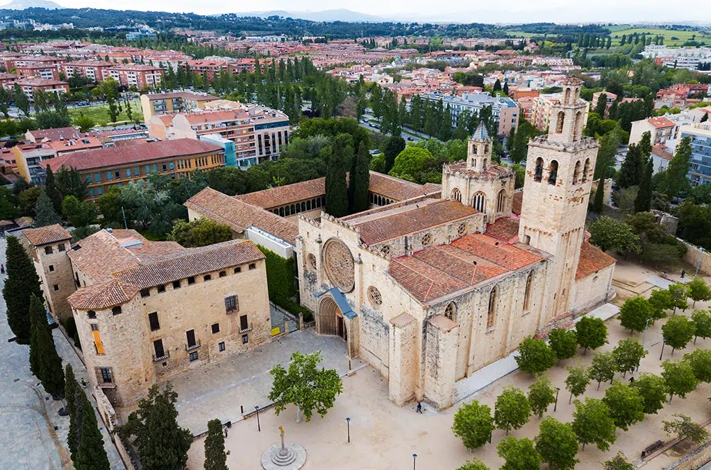 Vista panorámica de Sant Cugat del Vallès, con el monasterio en primer término.