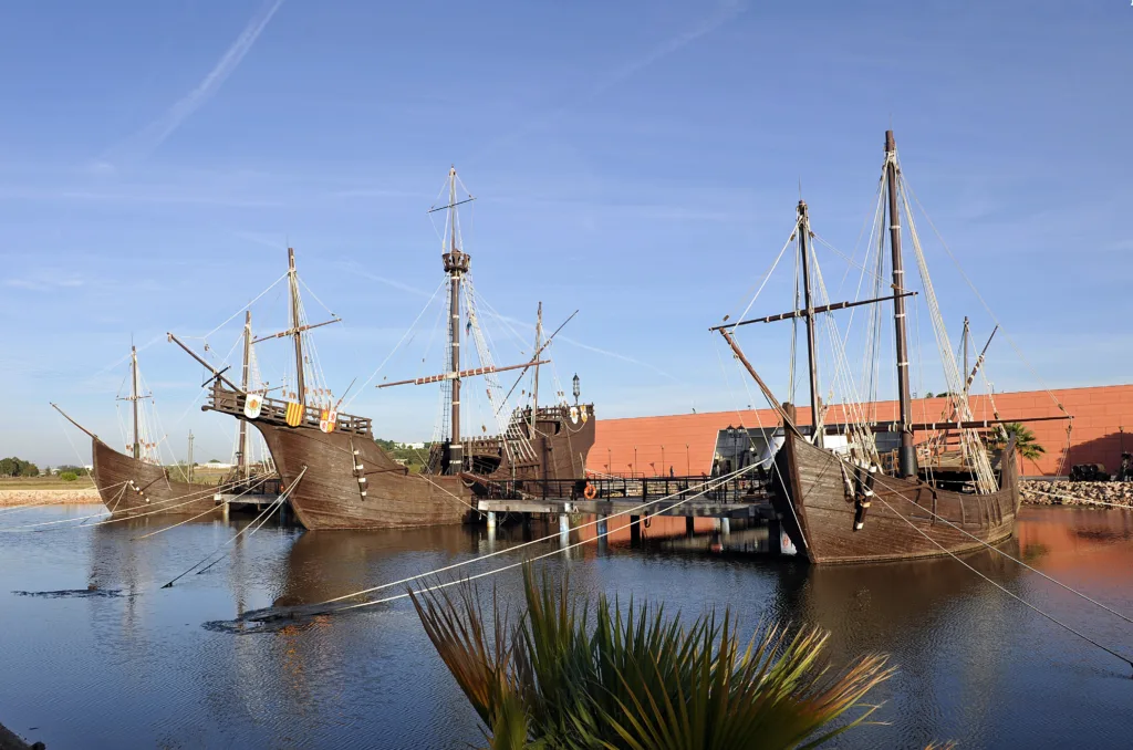 Las tres carabelas de Colón, en La Rábida (Huelva), aparecen en las series de los 80 y 90