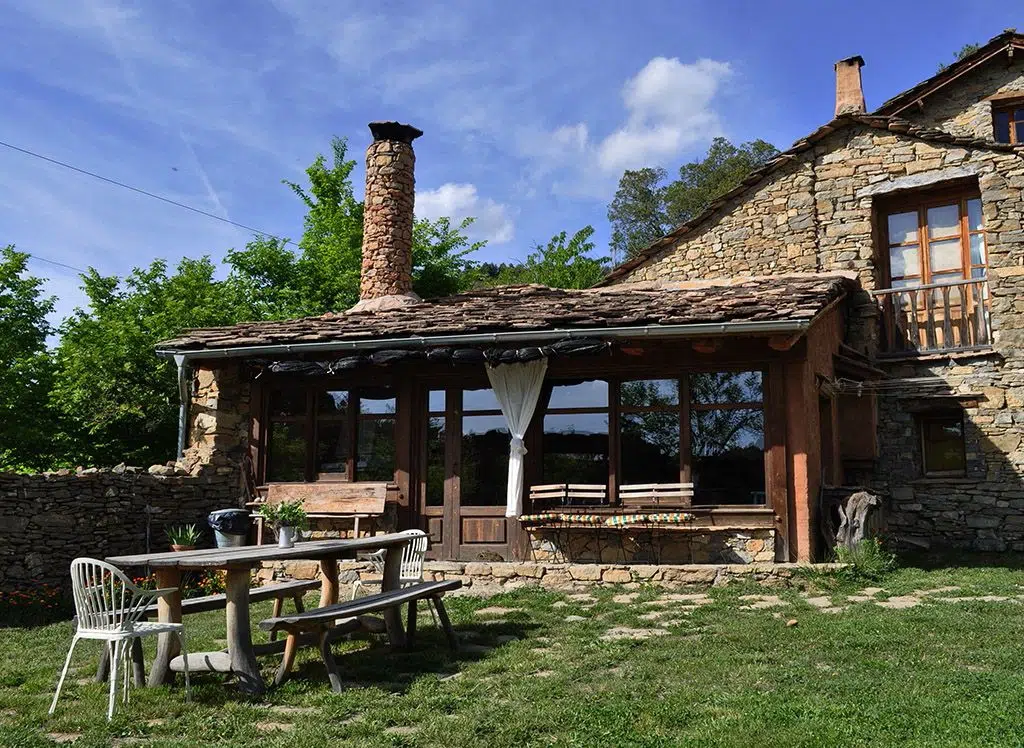 Casas rurales autosuficientes: La Pegatera (Coll de Nargó, Lleida).